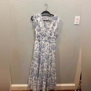 Max Studio Blue and White V-Neck Cap Sleeve Sundress